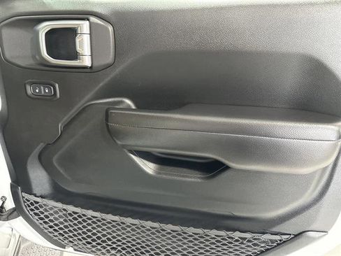 Used 2020 Jeep Wrangler Sport image 41