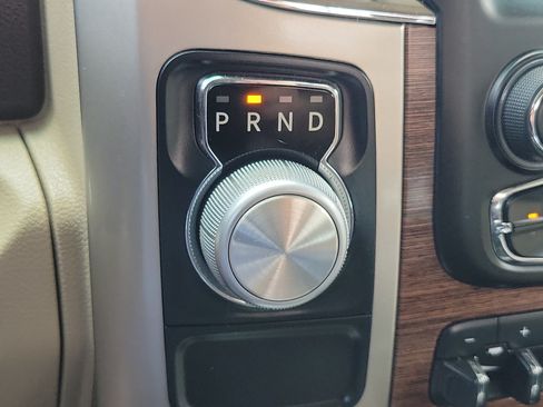 Used 2019 RAM 1500 Laramie w/ Convenience Group RWD image 24