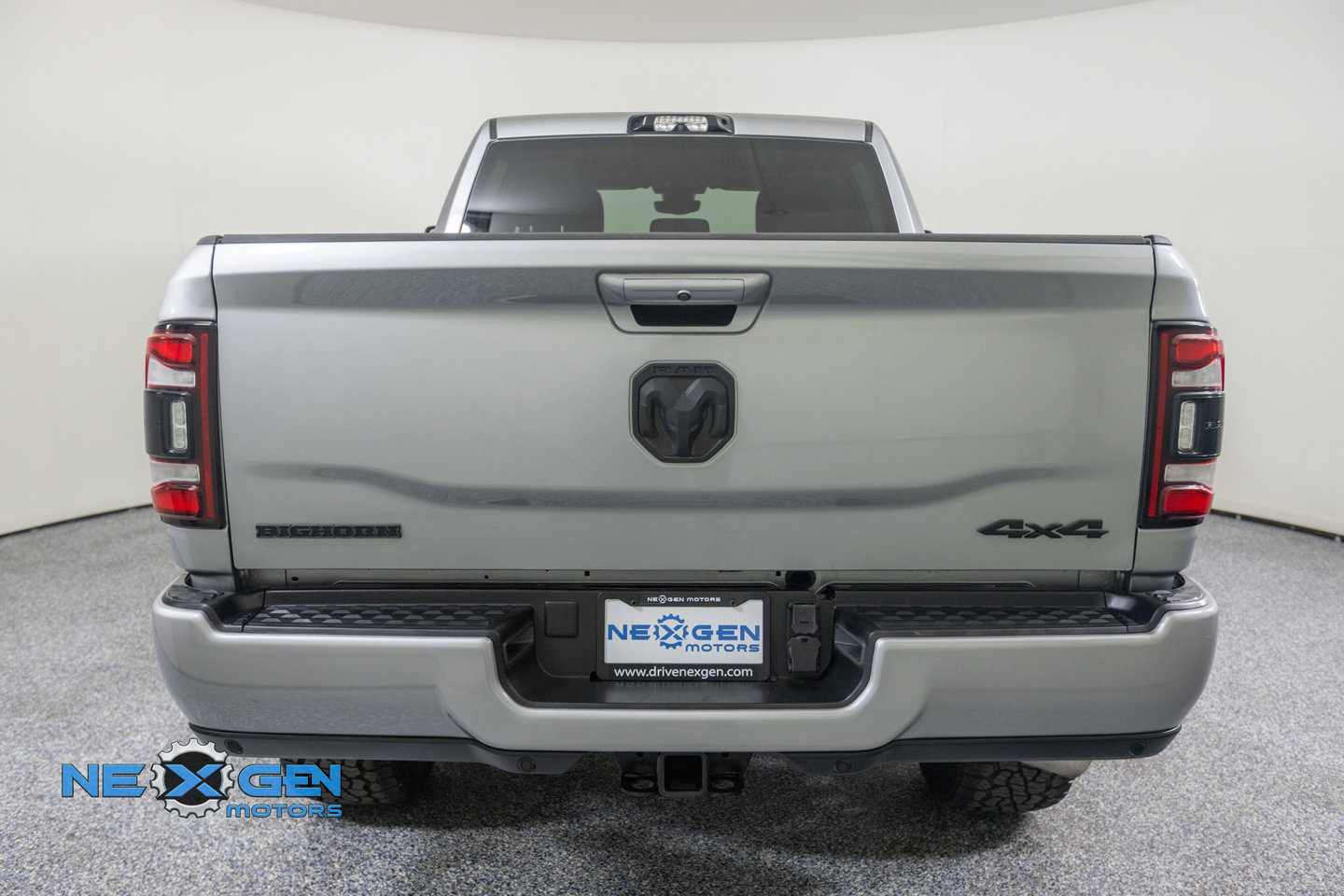 Used 2024 RAM 2500 Big Horn w/ Night Edition AWD/4WD image 7