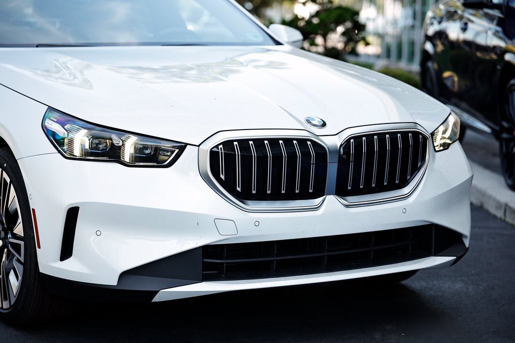 Used 2026 BMW 530i w/ Premium Package RWD image 2