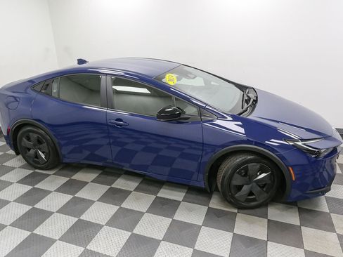Used 2024 Toyota Prius Prime FWD image 5