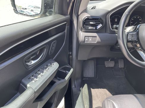 Used 2025 Honda Pilot EX-L image 2