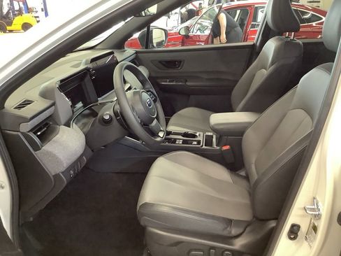 Used 2026 Subaru Outback Premium AWD/4WD image 4