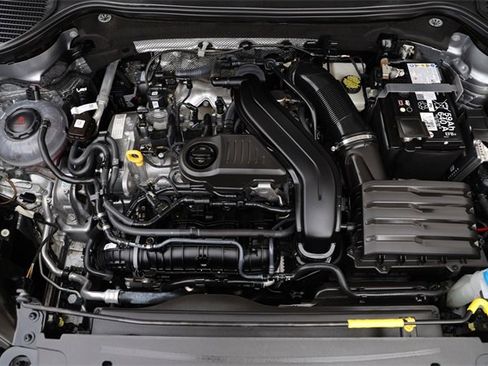 Certified 2024 Volkswagen Taos SE image 29