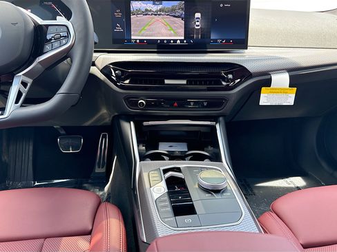New 2026 BMW 330i Sedan w/ M Sport Package RWD image 18