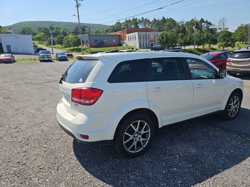 Used 2017 Dodge Journey GT w/ Driver Convenience Group AWD/4WD image 3