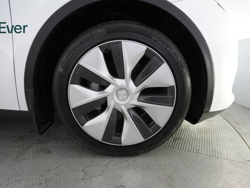 Used 2023 Tesla Model Y Long Range AWD/4WD image 20