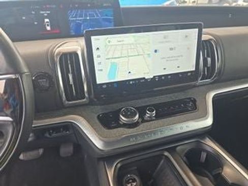 Used 2025 Ford Expedition Tremor AWD/4WD image 14