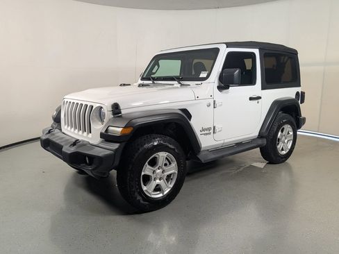Used 2019 Jeep Wrangler Sport AWD/4WD image 3