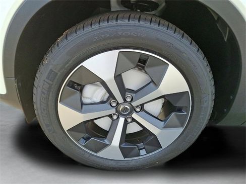 New 2026 Volvo XC40 B5 Core w/ Climate Package image 4