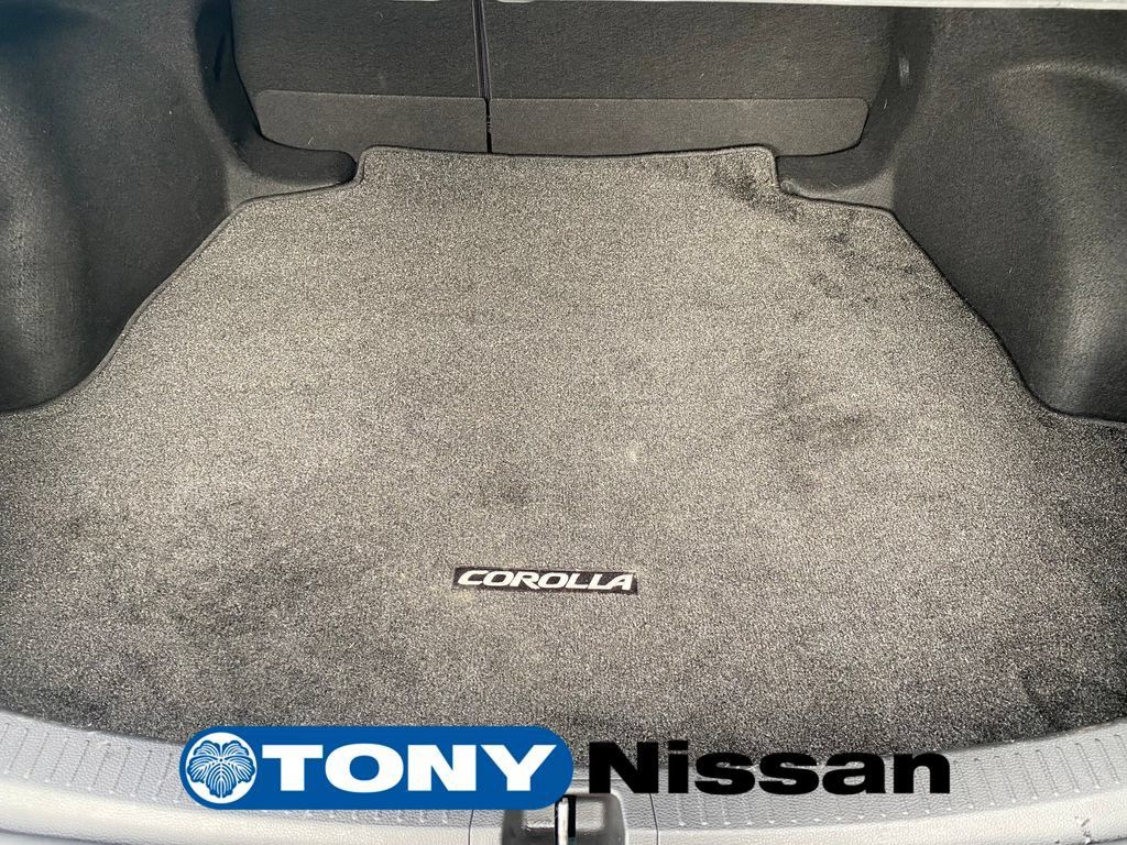 Used 2021 Toyota Corolla SE w/ Carpet Mat Package (TMS) FWD image 10