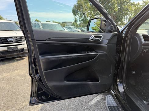Used 2017 Jeep Grand Cherokee Altitude AWD/4WD image 14