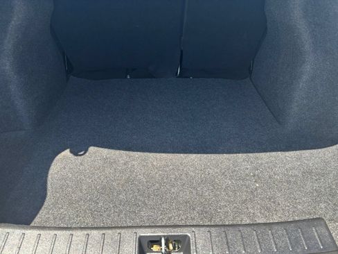Used 2025 Nissan Versa SV FWD image 30