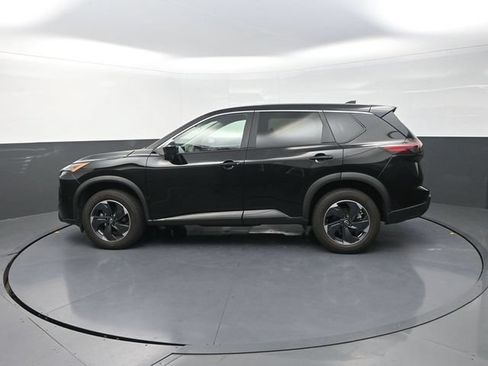 Used 2024 Nissan Rogue SV AWD/4WD image 4