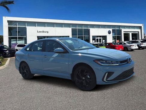 New 2026 Volkswagen Jetta SE image 1