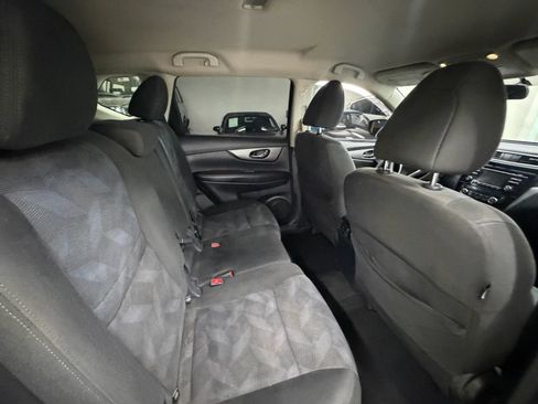 Used 2016 Nissan Rogue SV AWD/4WD image 19