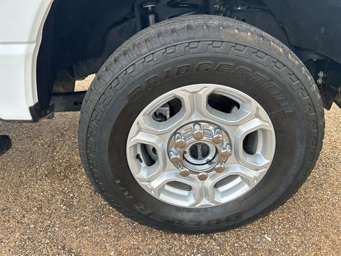 Used 2025 Ford F250 XLT w/ FX4 Off-Road Package AWD/4WD image 7
