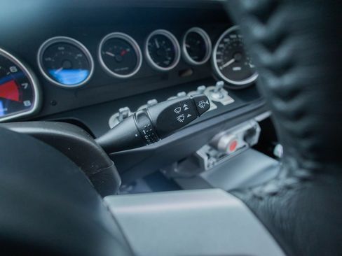 Used 2006 Ford GT RWD image 65