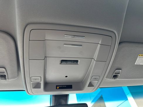 Used 2018 Chevrolet Suburban LS AWD/4WD image 35