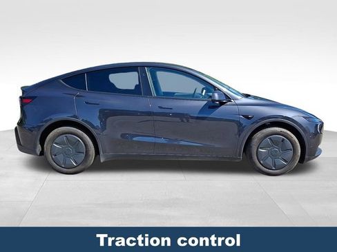 Used 2026 Tesla Model Y 2WD image 9