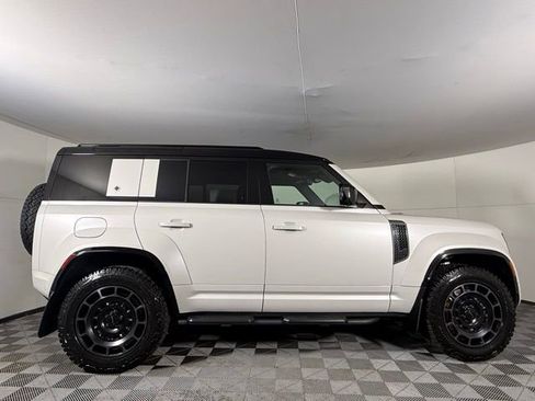 New 2026 Land Rover Defender 110 OCTA image 9