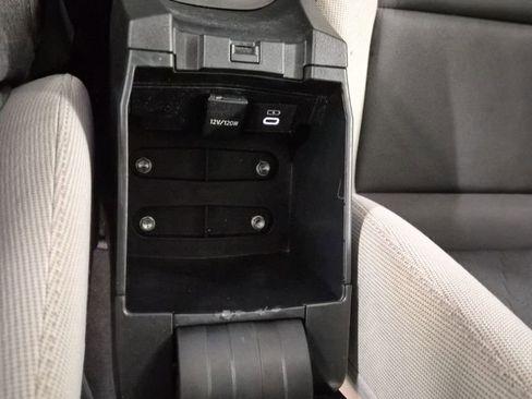 Used 2023 Toyota Corolla LE image 32