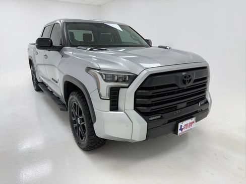 Used 2024 Toyota Tundra Limited AWD/4WD image 2