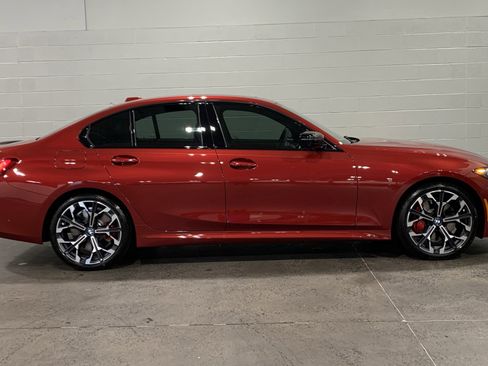 Used 2025 BMW 330i Sedan w/ M Sport Package image 9