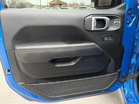 Used 2022 Jeep Wrangler Unlimited Rubicon w/ Xtreme Recon 35" Tire Package image 13