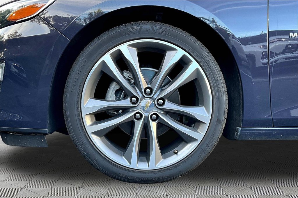 Used 2025 Chevrolet Malibu LT FWD image 34