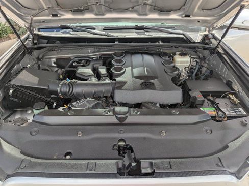 Used 2010 Toyota 4Runner SR5 AWD/4WD image 26