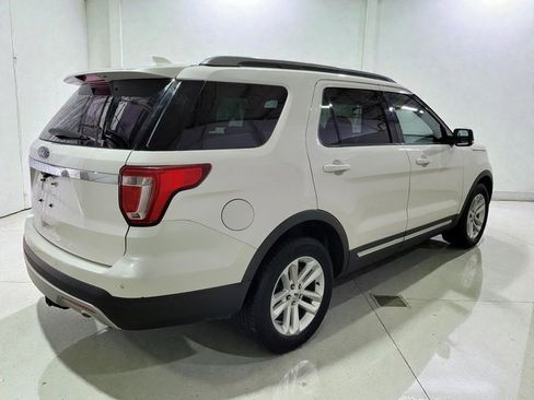 Used 2017 Ford Explorer XLT w/ Equipment Group 202A image 29