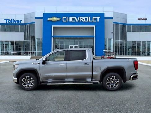 New 2026 GMC Sierra 1500 SLT image 4