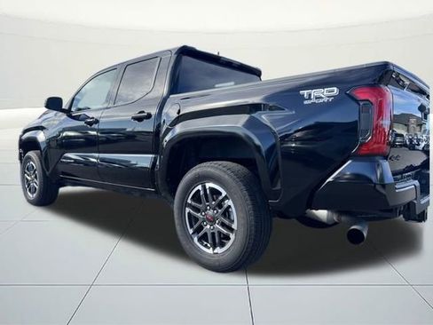 Used 2025 Toyota Tacoma TRD Sport image 3