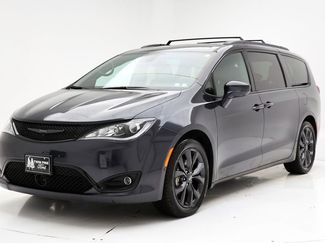 Used 2020 Chrysler Pacifica Touring-L w/ Advanced Safetytec Group video 2