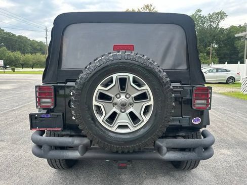 Used 2014 Jeep Wrangler Unlimited Rubicon w/ Connectivity Group AWD/4WD image 6