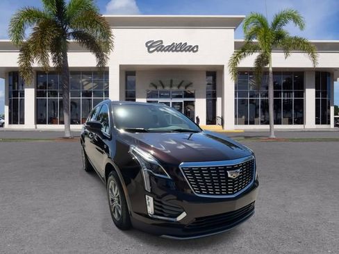 Used 2021 Cadillac XT5 Premium Luxury image 3