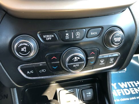 Used 2016 Jeep Cherokee Limited w/ Trailer Tow Group image 23