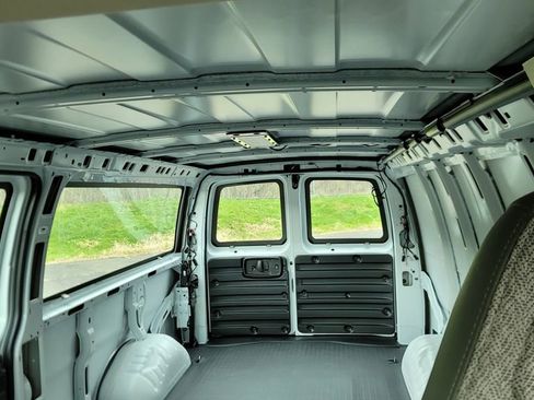 New 2025 Chevrolet Express 2500 Work Van w/ Driver Convenience Package image 24