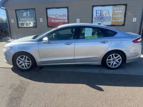 Used 2014 Ford Fusion SE FWD image 8