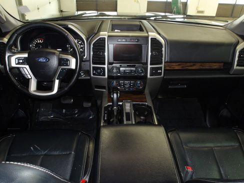 Used 2019 Ford F150 Lariat w/ FX4 Off-Road Package AWD/4WD image 12