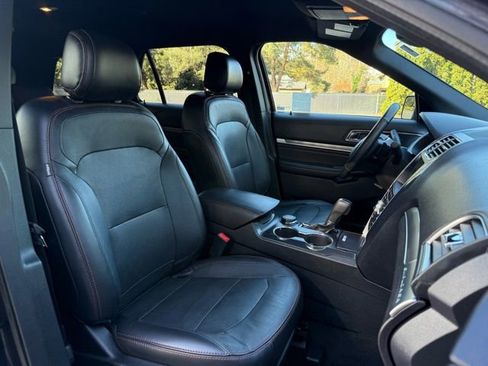Used 2017 Ford Explorer Sport AWD/4WD image 12