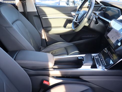 Used 2021 Audi e-tron Premium w/ Convenience Plus Package image 13