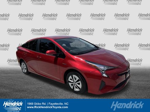 Used 2017 Toyota Prius Four Touring FWD image 1