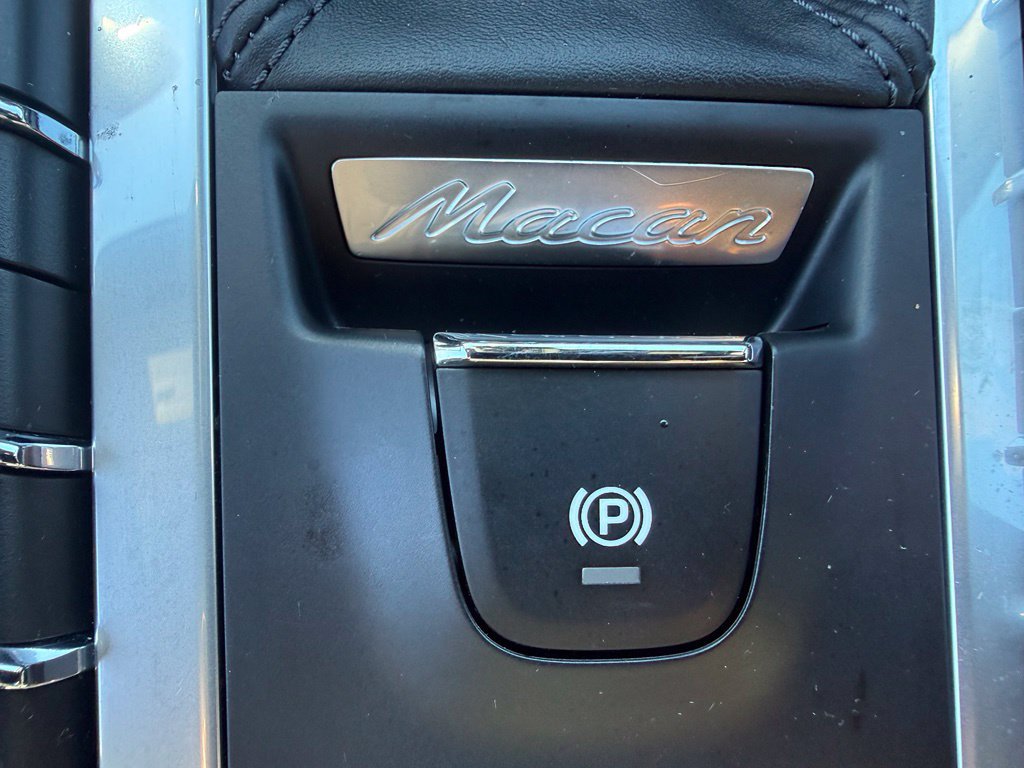Used 2021 Porsche Macan AWD/4WD image 37