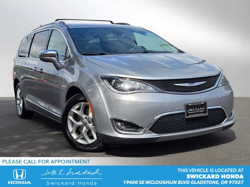 Used 2020 Chrysler Pacifica Limited FWD image 1