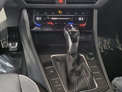 Used 2026 Volkswagen Jetta Sport FWD image 6