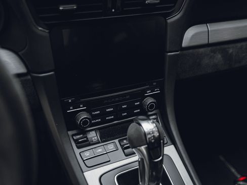 Used 2018 Porsche 911 GT3 RWD image 41