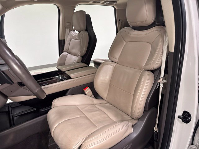 Used 2022 Lincoln Navigator Reserve AWD/4WD image 17
