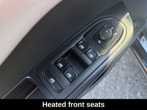 Used 2024 Volkswagen Taos SE image 13